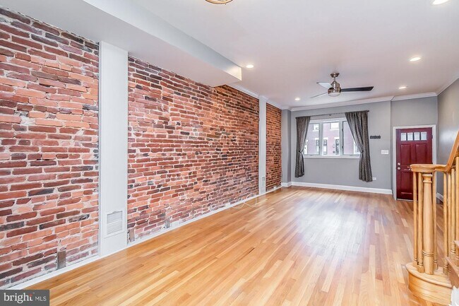 Photo - 3802 Hudson St