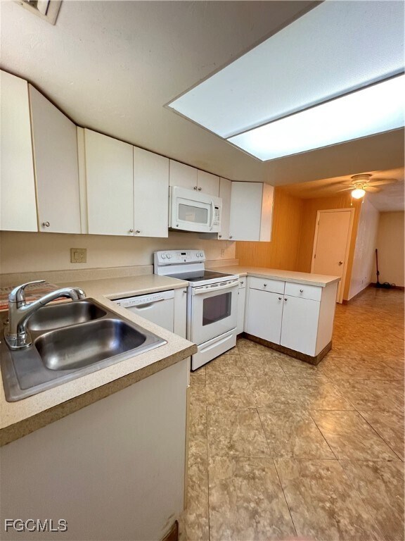 Photo - 1825 Oak Ln