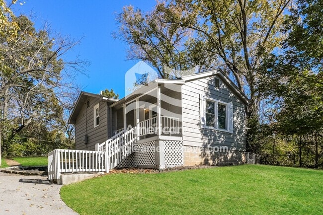 Photo - 111 Scott Ave