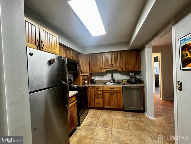 Photo - 2112 Sayre Dr
