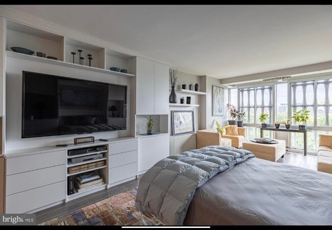 Building Photo - 1301 Delaware Ave SW Unit River Park