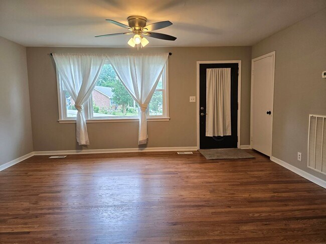 Photo - 146 Cranwill Dr