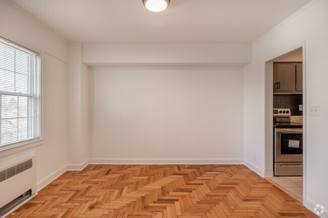 1BD, 1BA - 650SF - Lakemore