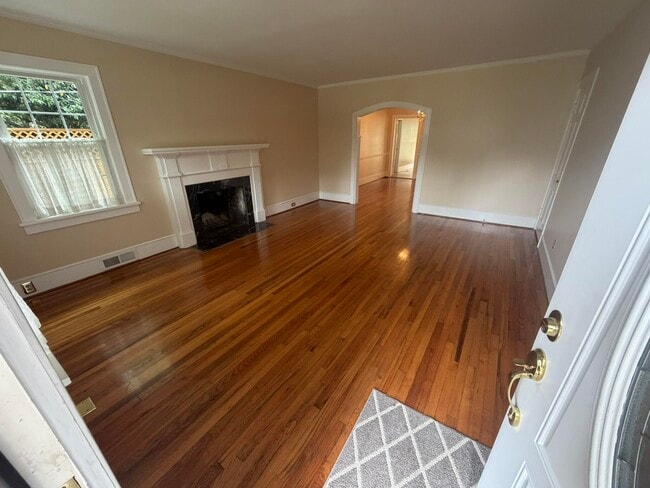 Photo - 213 Haynsworth St