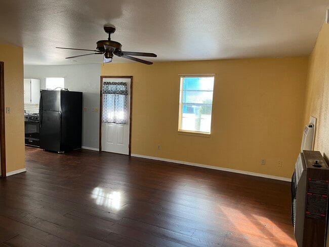 Photo - 110 Irwin Cir