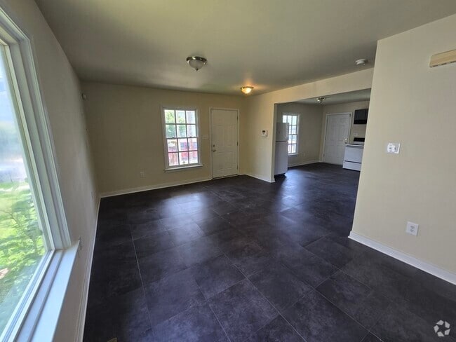 Building Photo - 1302 N 28th St Rental
