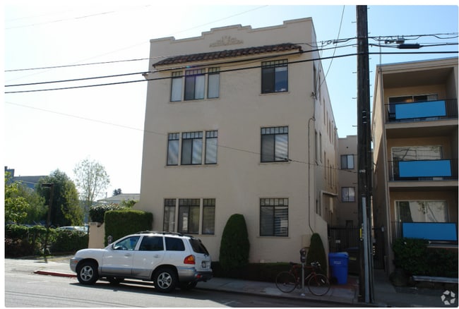 Photo - 2030 Dwight Way