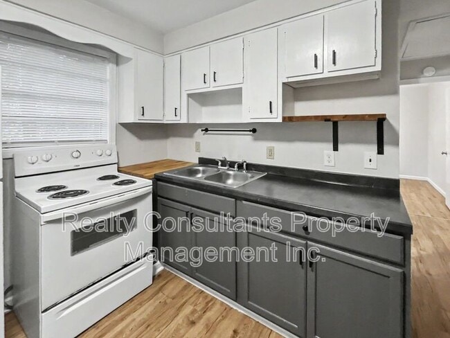 Photo - 1813 Walker Ave