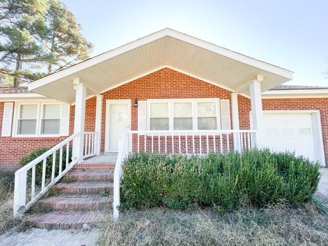 Building Photo - 306 Lloydwood Dr