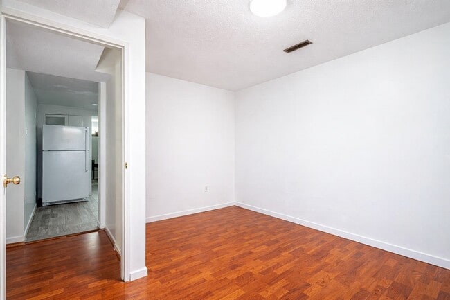Photo - 32855 Harwood Crescent
