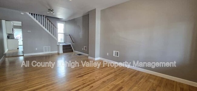 Photo - 316 E Union Blvd