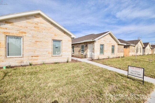 Sprague Village Apartments - Sprague Village Apartments Unit 4