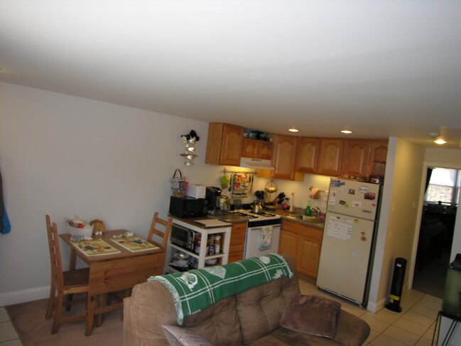 Photo - 280 Greenough St Unidad A