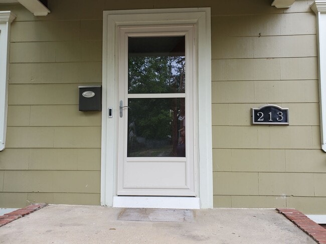 213 Brainerd Ave