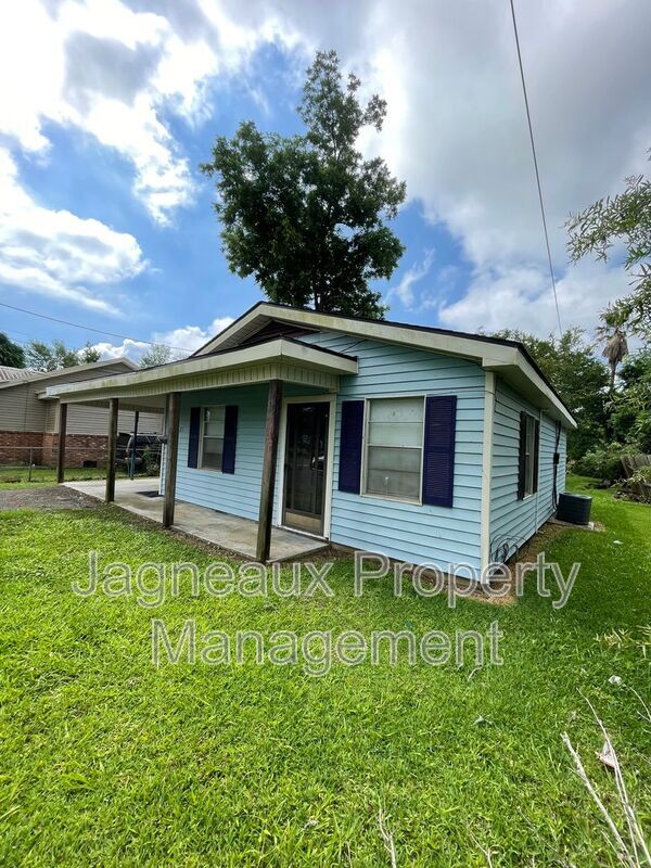 Photo - 821 Garden Dr