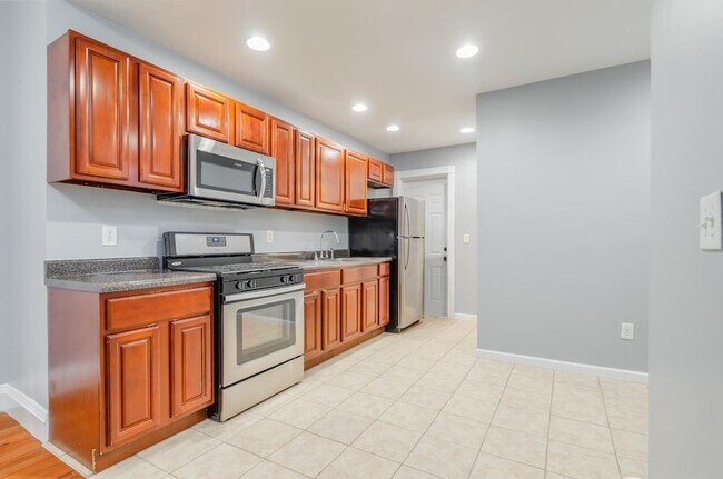 Photo - 396 Union St