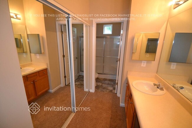 Photo - 230 W Oaks Pl