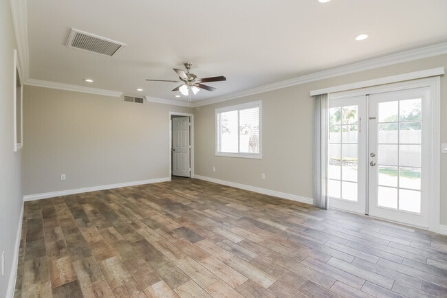 Photo - 1401 N Ironwood St