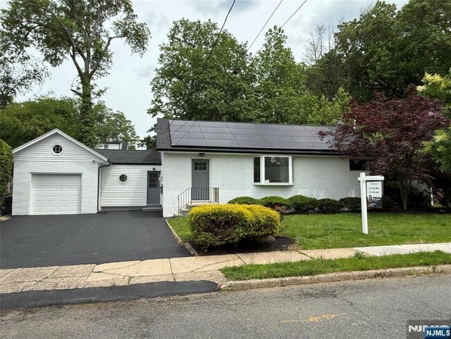 Building Photo - 41 Woods Ave