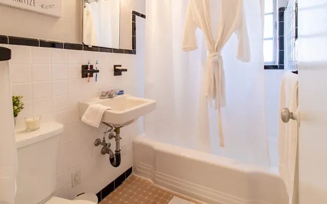 Photo - Lake Ivanhoe Shores Apartments