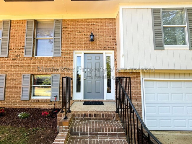 Photo - 704 E Dynasty Dr