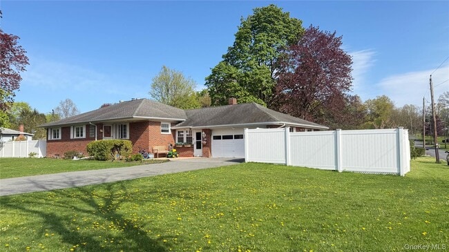 Photo - 60 Ryerson Rd