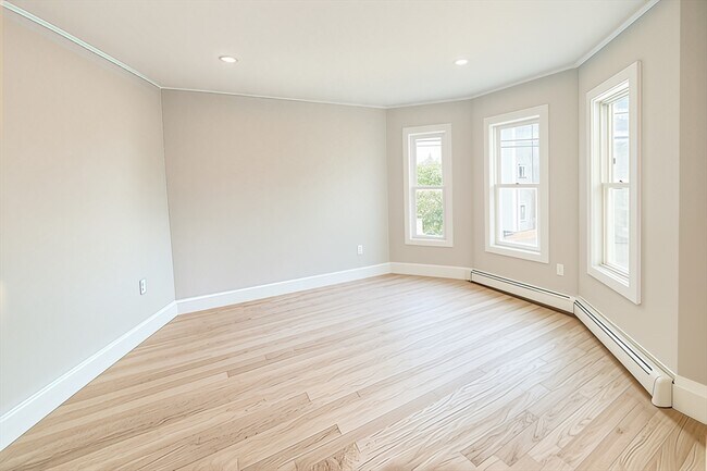 Building Photo - 5 Carson St Unit 1 Rental