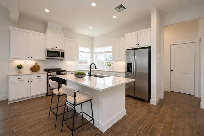 Photo - 1535 Cathedral Bend Drive