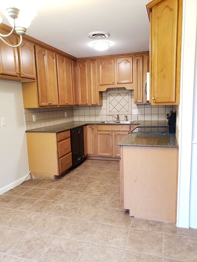Photo - 3/2/2 For Rent Near TJC & UT Tyler! House
