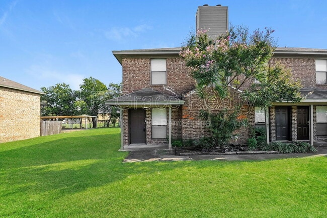 Building Photo - 5933 Shadydell Dr Rental