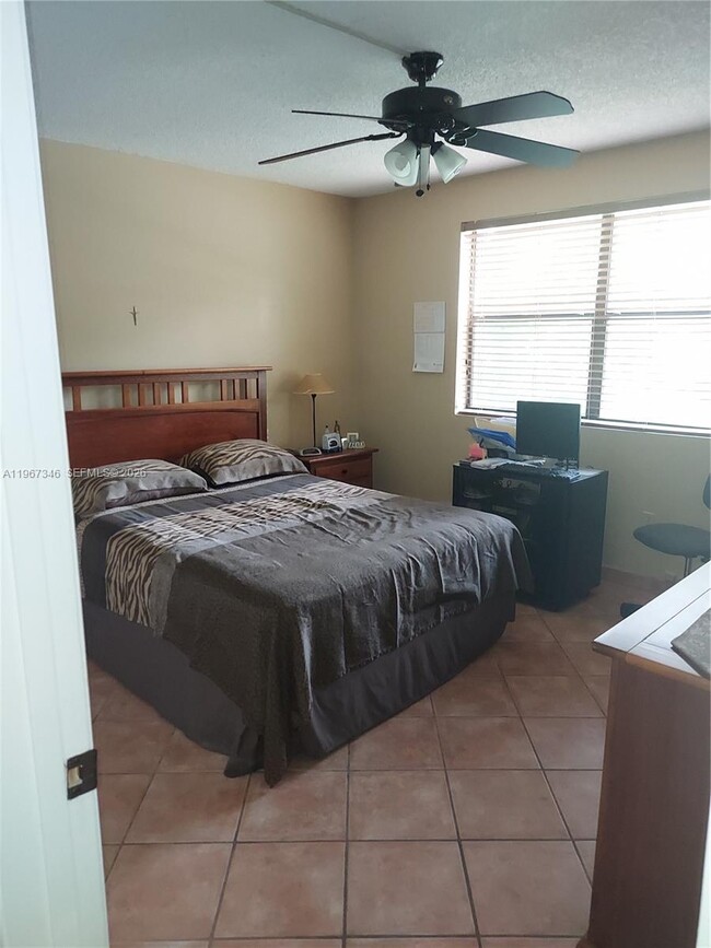 Photo - 14940 SW 49th Ln