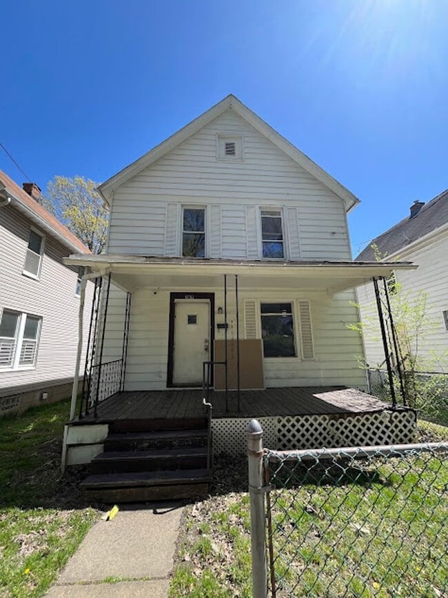 Building Photo - 3 Bedroom 1 Bathroom Home Rent Ready