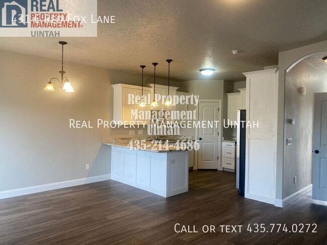 Photo - 431 E Red Fox Ln