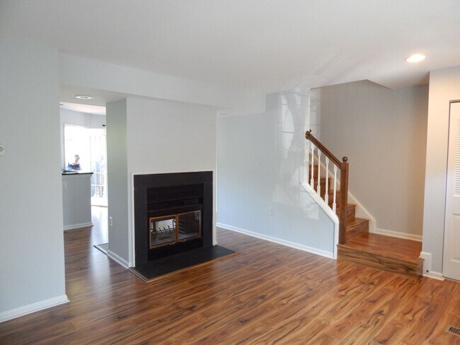 Photo - Cozy TH in Great Alexandria Location!