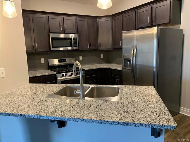 Kitchen - 4286 Tisbury Ln Casa Adosada