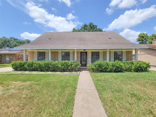 Building Photo - 16614 Cairnway Dr Rental