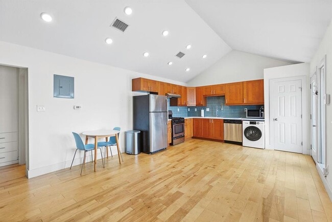 Photo - 1307 E 52nd St Unidad 5