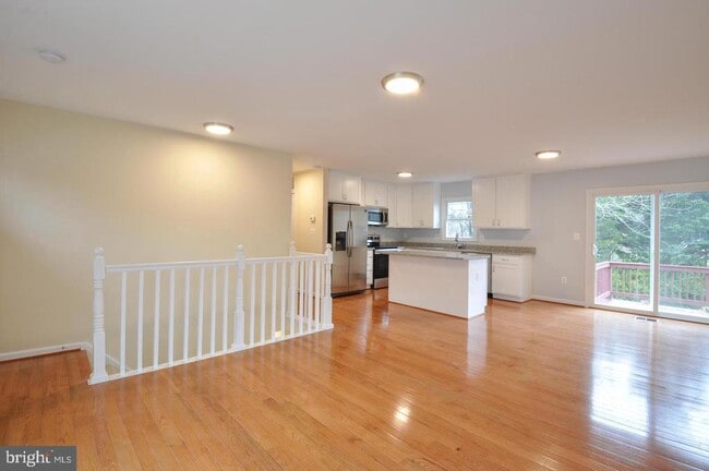 Building Photo - 14006 Mapledale Ave