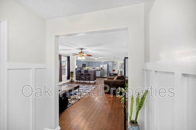 Photo - 137 Venice St