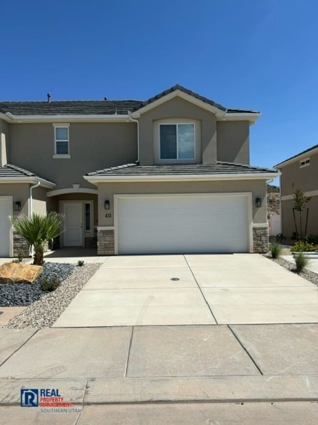 Building Photo - River Trail Townhome