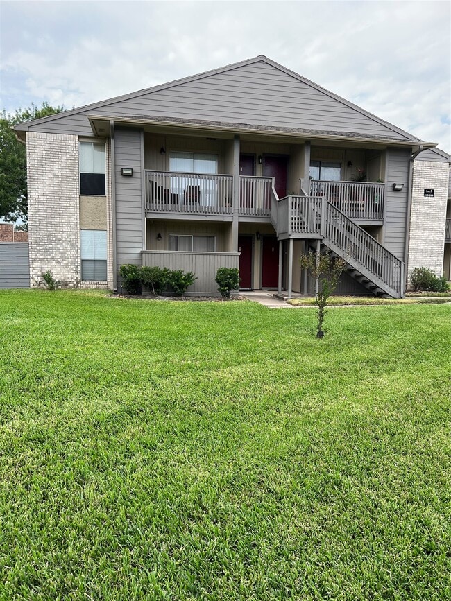 Building Photo - 1900 Bay Area Blvd Unit 243