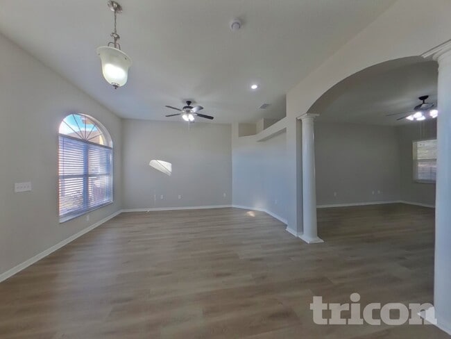 Photo - 1810 Cattleman Dr