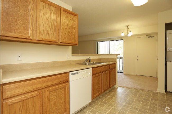 2 bed W/D apartment kitchen #3 - Arbor Lake Apartments
