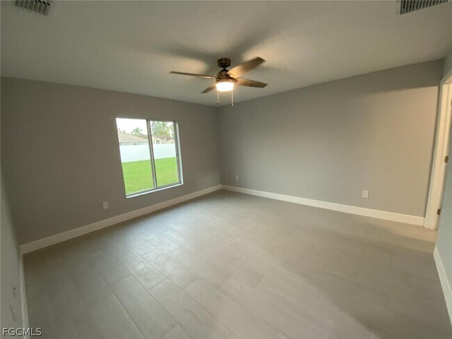 Photo - 23 NE 16th Pl