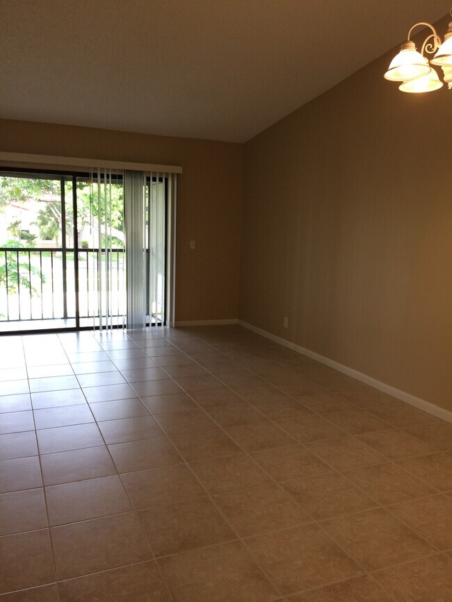 Living room - 6649 Somerset Dr Unit #102