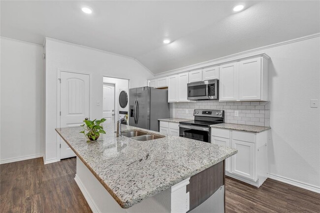 Photo - 1405 Jasper Gdn Ct