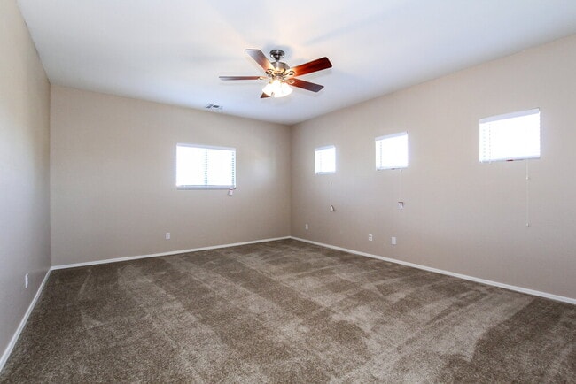 Photo - 17559 W Bridger St