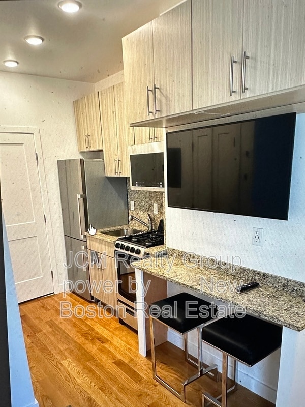 Building Photo - 16 Fifth Street Unit Studios