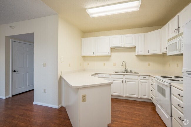 2BR,2BA - 1067SF - Kitchen
