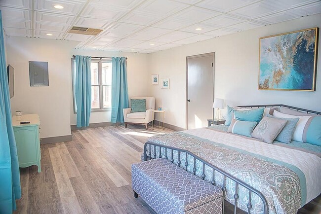 Photo - 2500 Executive Park Dr NW